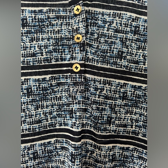 The Limited Navy Blue Patterned 3/4 Sleeve Top Blouse. Size Medium - Picture 4 of 11